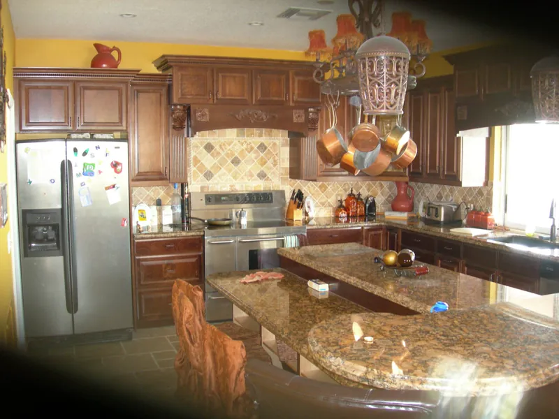 Kitchen & Bath Cabinets